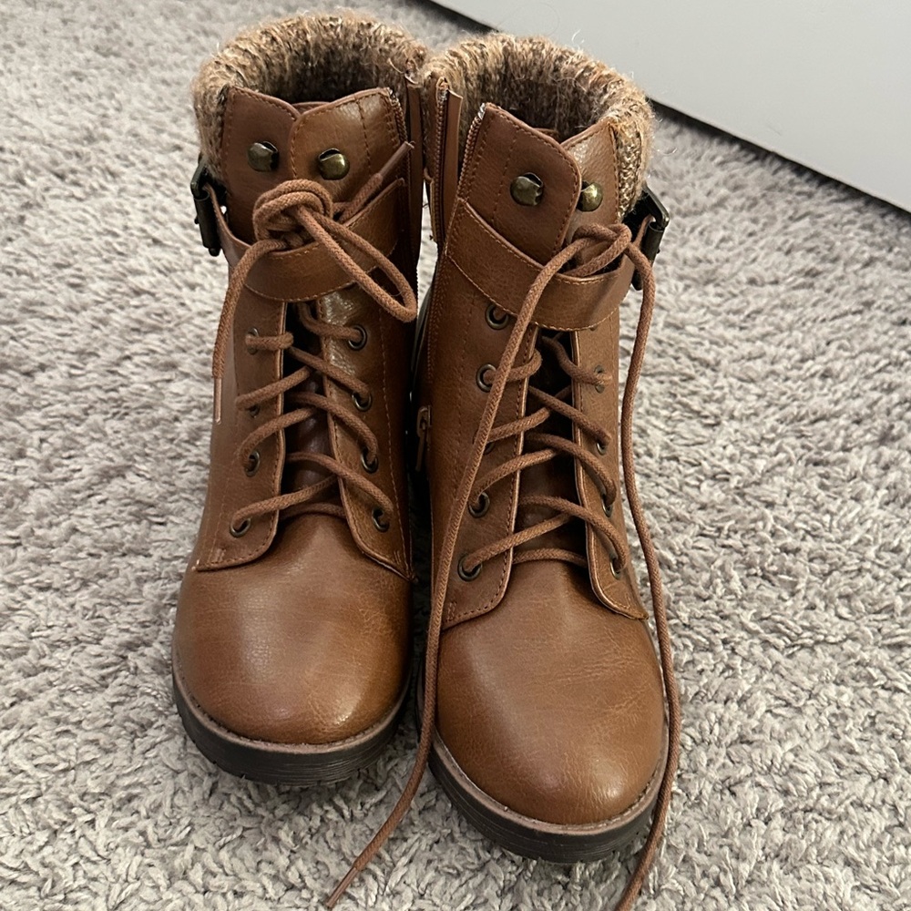 Cozy Brown Lace-Up Boots for Women